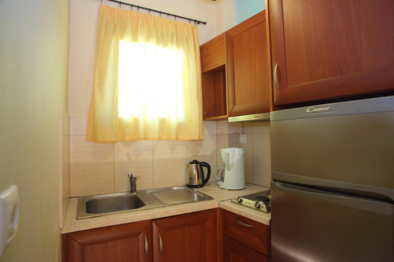 Vicky Apartments Nikiana Exterior foto